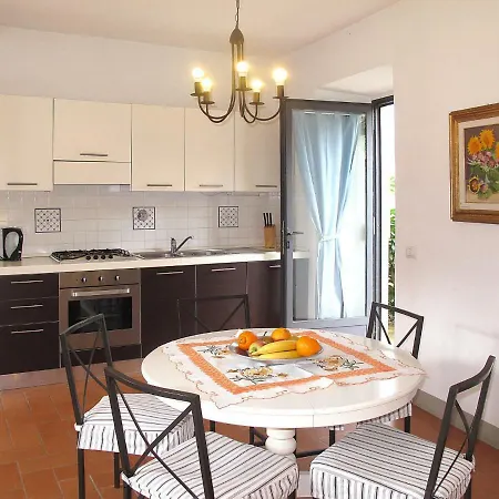 Le Coste 153S بيت للعطل