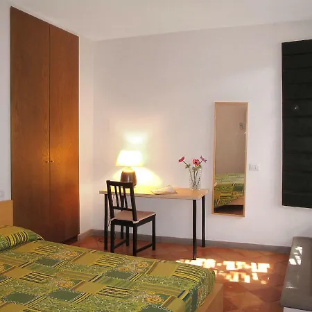 Le Coste 153S بيت للعطل *