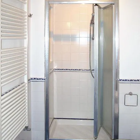 Le Coste 153S بيت للعطل